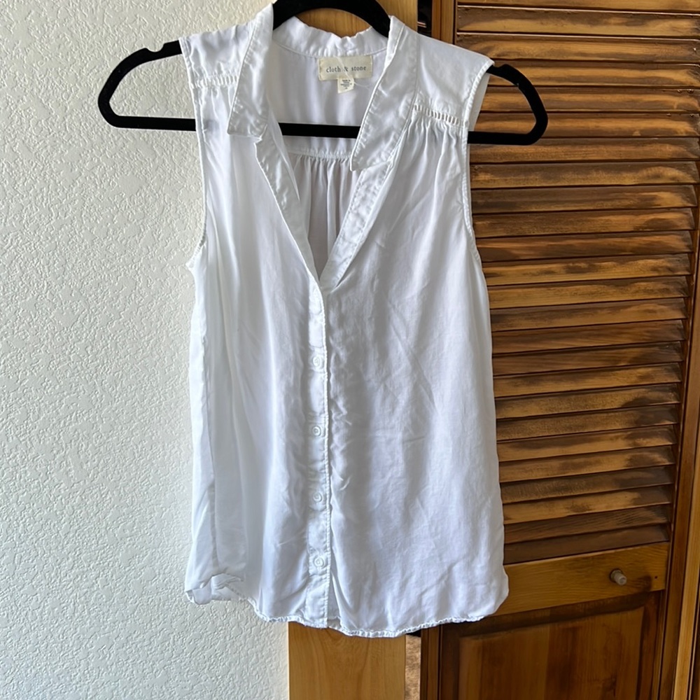 White sleeveless blouse cloth and stone S